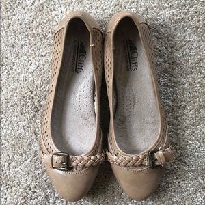 Cliffs by White Mountain Flats